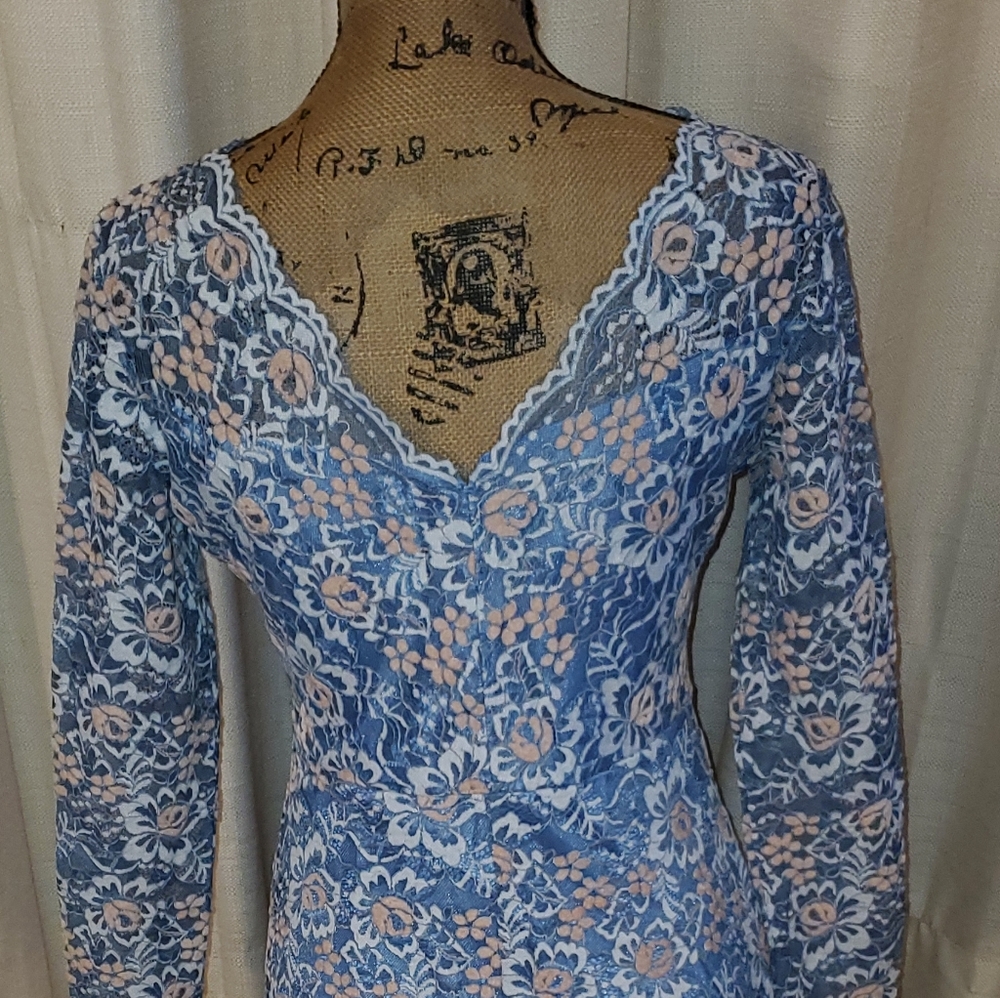 HANDMADE DESIGN DRESS - Picture 4 of 4